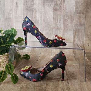  Betsey Johnson Kamile Pumps in Black Floral